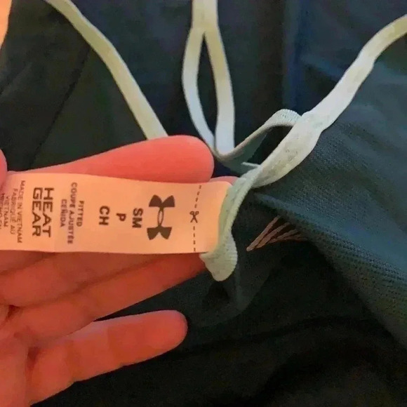 Under armour top - Picture 6 of 6